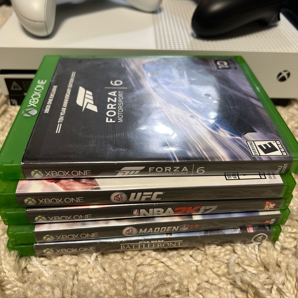 Xbox One + 5 Games + 3 Controllers + Charging Station